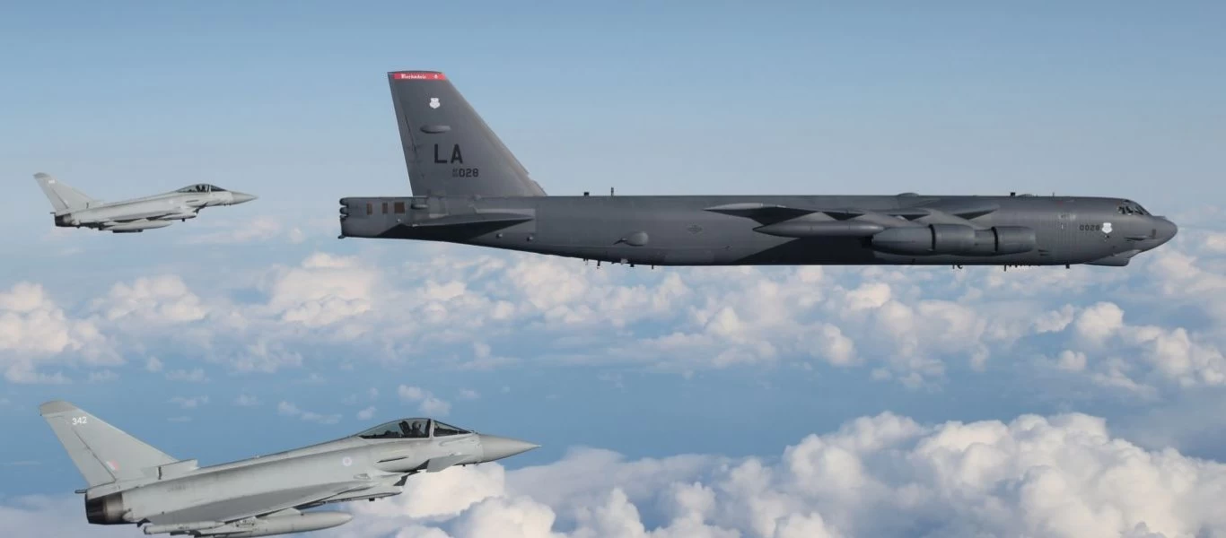 Αμερικανικά B-52 στην Βρετανία: Συνάντηση στον αέρα με Eurofighter Typhoon της RAF